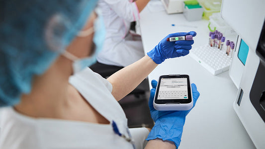 Datalogic Memor 11 HC healthcare Android mobile computer, white, disinfectant-ready, Wi-Fi + 4G LTE (944900017) – in use in laboratory