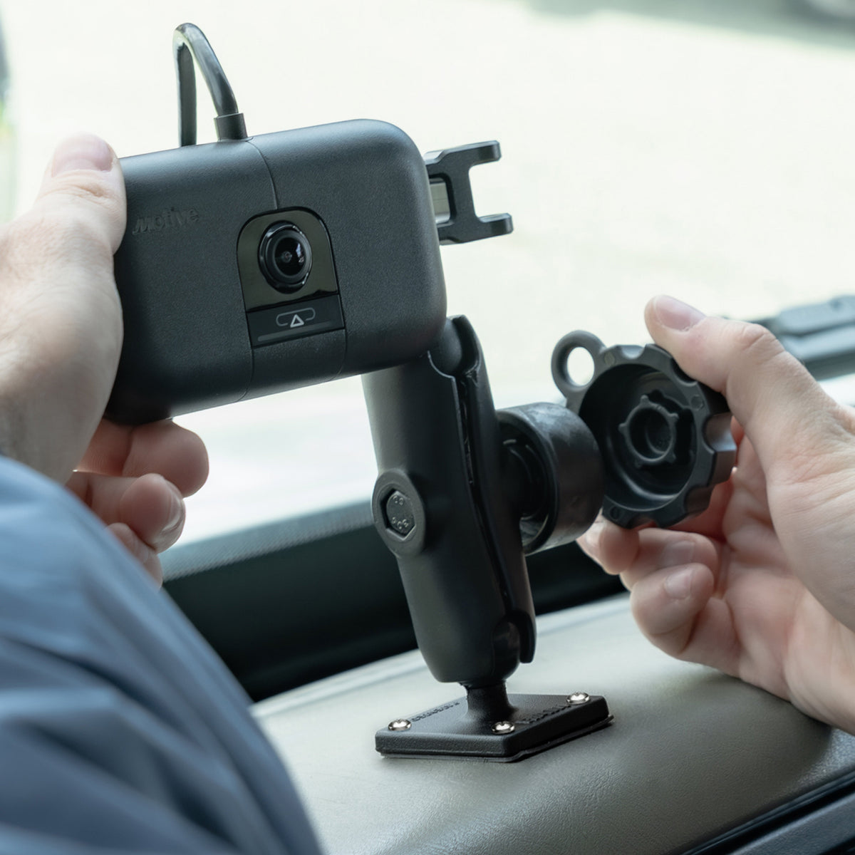 RAM Mounts B-size ball adapter with square 4-hole AMPS plate (RAM-B-347U) – further view