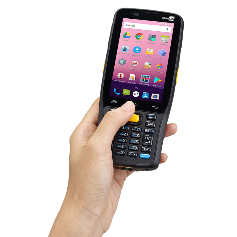 CipherLab RK25 rugged Android mobile computer, 28-key numeric keypad, medium-range 2D imager (AK25NMLDFNSP1) – in hand